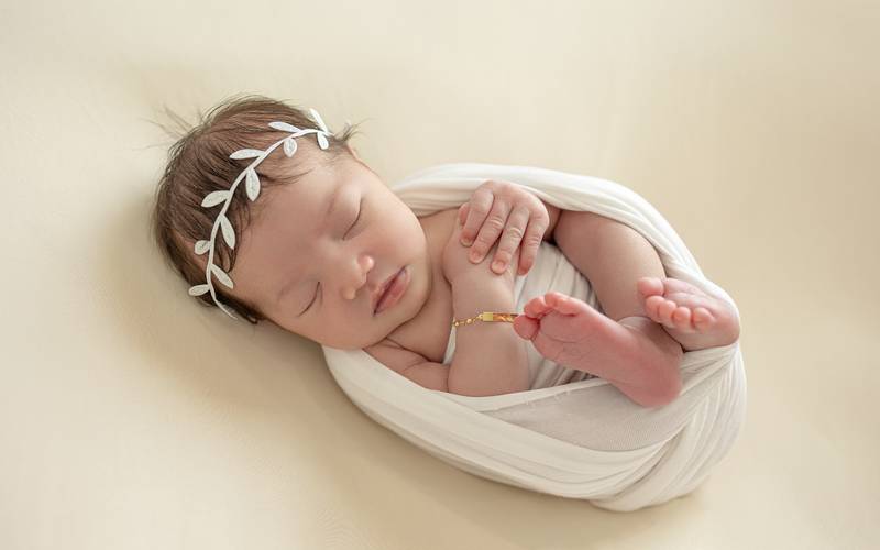 Newborn session photograph by Ana Rousseau Photography, Cape Coral FL