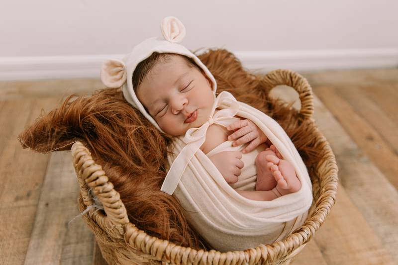 Newborn session photograph by Ana Rousseau Photography, Cape Coral FL